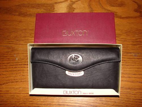 Women's Checkbook Buxton Leather Wallet - New