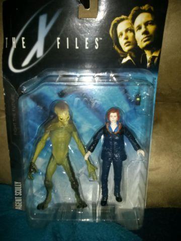 X-Files Mulder and Scully Action Figures