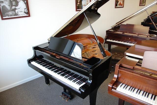 Yamaha Grand Piano. Model C1