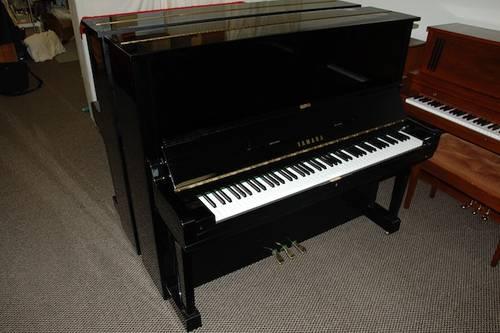 Yamaha U3 upright piano