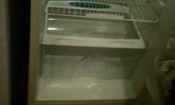 Excellent condition (used less than a year) 11.6cu Summit No Frost Fridge in white. Energystar compliant so it uses less electricity than most fridges. 150 bucks gets it. Located in Blooming Grove, NY, just outside Monroe (10950).
Dimensions are: 58 3/4"