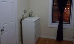 $1230, double bedroom available from July 1st, Washington Heights: Perfect for two friends. Fully furnished. Bed linens and wifi provided.
It is a shared apartment with up to five roommate.
Communal Kitchen features Refrigerator, Microwave, Oven, Basic