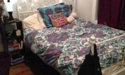 I am subletting my bedroom in a two-bedroom apartment in East Williamsburg. It is located off of the L Train and Montrose Ave.
I have a cute bedroom in East Williamsburg that I will be subletting from June 4 to July 30. You would be sharing this space
