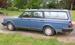 1989 VOLVO 240 DL 4 CYL STATION WAGON RUNS
$600 OBO
NO REASONABLE OFFERS REFUSED!!
Selling a 89 Volvo AS IS parts car. NO TITLE I got this car for my daughter with the hopes that i could contact the previous owner (have name/address) to obtain the title
