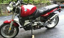 1996 BMW R1100R
Extremely reliable classic street fighter bike .
Minimal maintenance and a pleasure to ride.
A bike that can been driven for days !
Includes BMW hard saddle bags, Corbin comfort seat
Newer rear tire 80% tread left. ABS
New brake pads and