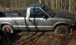 1998 Chevy S-10 pickup truck. Inspected, 114K
Truck is black with a grey cap
Manual 5-speed
4 cylinder
2 WD
Bed liner
2 door
Air
Power steering
AM/FM radio
Cassette
Duel air bags
New clutch
This is a very nice little truck. A Must see! Make Offer!