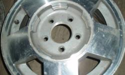 THIS WHEEL IS IN GOOD CONDITION USED!!
HOLLANDER#1540