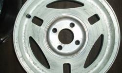 This wheel is in good used condition!
Size 390X15mm