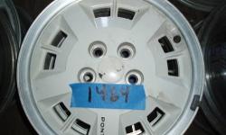1 white alloy wheel