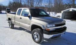 Up for your consideration this just in super nice and clean Pa owned 3 owner no issue 2500 HD extended cab with four doors, This truck when new was a gm buyback due to injector issues and subsequently has had all of them replaced by chevrolet in 03...