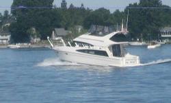 Beautiful boat with low hours. Great live aboard or weekender with all the amenities. Two state rooms,queen in master and double that converts into two twins in guest room. Full head and galley. Double recliner in salon with TV and large dinette. This