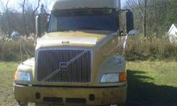 2003 Volvo Tractor 10 Speed..
automatic transmission..
in good running condition.
will need 2 back tires..
Truck has only 738k miles..
call 917-204-7067