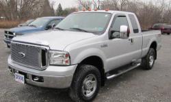 Up for your consideration this just in super nice 06 F250 FX4 Ext 4x4 fully loaded with power windows,locks,tilt steering and cruise control, floor shift four wheel drive. chromed wheels with decent tires , factory running boards, cloth interior, trailer