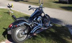 2006 Harley Davidson DUECE Loads of Chrome ALL Dealer Installed !!!
TITLE IN HAND COME TAKE A LQQK OR PICK-UP ANYTIME !!
Here is my 2006 Harley Davidson Duece Loads of Chrome & Vance & Hines pipes ALL Dealer Installed bike was never dropped and is in MINT
