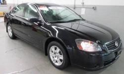 Altima 2.5 S, 2.5L I4 SMPI DOHC, 4-Speed Automatic, Super Black, CLEAN VEHICLE HISTORY....NO ACCIDENTS! SERVICE RECORDS AVAILABLE. THIS VALUE LINE VEHICLE INCLUDES *PRE-AUCTION PRICING* 3 DAY/300 MILE EXCHANGE PROGRAM AND *NEW YORK STATE INSPECTED. If you