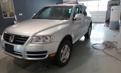 ALL WHEEL DRIVE ** leather interior ** HEATED SEATS ** sun roof ** BACK UP SENSORS ** am/fm cd radio ** ROOF RACK ** clean carfax history available ** ONE OWNER ** oil and filter changed **All used cars bought at Meadowland get a 100 point inspection **