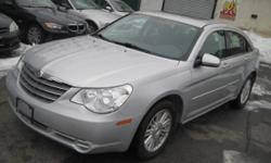 Royal Motors is happy to present 2007 Chrysler Sebring Silver. We'll have you wishing your commute never ends! The rich Silver Exterior and the Grey interior finish gives this 2007 Chrysler Sebring Silver a sleek and sophisticated look. Drive this 2007