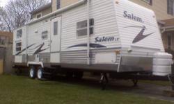 2007 SALEM LE 29 BHSS
CAMPER WAS BOUGHT BRAND NEW BY ME IN 2009 AS A LEFT OVER.
DRY WEIGHT IS 6240LBS. TOTAL LENGH IS 31'
HAS REAR BUNKS, PACK N PLAY DOOR, FRONT QUEEN BEDROOM, JACKKNIFE COUTCH, SUPER SLIDE SLIDE OUT.
REESE DUAL CAM SWAY CONTROLL HITCH.
2
