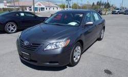 CARFAX 1-Owner, Extra Clean, GREAT MILES 31,705! PRICE DROP FROM $15,477, PRICED TO MOVE $2,400 below NADA Retail!, FUEL EFFICIENT 33 MPG Hwy/24 MPG City! SE trim. iPod/MP3 Input, CD Player, Alloy Wheels, Overhead Airbag.
KEY FEATURES INCLUDE
iPod/MP3