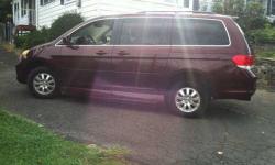 2008 Honda Odyssey ELX Minivan All Odysseys get a 3.5L V6, the same engine thats in Honda Ridgeline. On the base Odyssey, it puts out 244 horsepower and 240 lb feet of torque, and is mated to a five speed automatic transmission. The Odyssey features