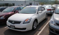 Great MPG! Spotless One-Owner! If you want an amazing deal on an amazing car that will not break your pocket book, then take a look at this gas-saving 2008 Nissan Altima. New Car Test Drive said it ...offers a sporty alternative to the other midsize