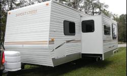2008 Sunnybrook Sunset Creek 32 foot camper (MINT CONDITION) represents the best of all worlds: high styling and quality, yet at an affordable price. Thanks to our quality construction, highlighted by our AX5 aluminum framing, you'll have no worries as