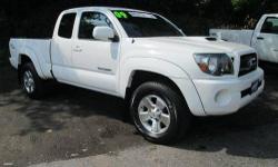 Locking/Limited Slip Differential, Four Wheel Drive, Power Steering, Front Disc/Rear Drum Brakes, Steel Wheels, Tires - Front On/Off Road, Tires - Rear On/Off Road, Conventional Spare Tire, AM/FM Stereo, CD Player, MP3 Player, Auxiliary Audio Input, A/C,