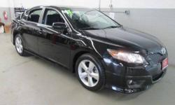 Camry SE, 2.5L I4 SMPI DOHC, 6-Speed Automatic Electronic with Overdrive, Black, 1.9% available, a very clean unit, BUY WITH CONFIDENCE***NOT AN AUCTION CAR**, CLEAN VEHICLE HISTORY....NO ACCIDENTS!, Hard to find unit, JUST CAME OFF LEASE, just like new