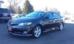 2012 TOYOTA CAMRY SE 2.5L - EXTERIOR ATTITUDE BLACK METALLIC - INTERIOR TWO TONE ASH WITH BLACK - 17 PREMIUM ALLOY WHEELS - DISPLAY AUDIO WITH NAVIGATION - BLUETOOTH - SUNROOF - HEATED OUTSIDE MIRRORS - FOG LAMPS - REAR SPOILER - CLEAN CARFAX REPORT - ONE
