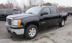 To learn more about the vehicle, please follow this link:
http://used-auto-4-sale.com/105437989.html
Form meets function with the 2013 GMC Sierra 1500. This Sierra 1500 has been driven with care for 33723 miles. It also brings drivers and passengers many
