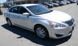 To learn more about the vehicle, please follow this link:
http://used-auto-4-sale.com/108680986.html
Sensibility and practicality define the 2014 Nissan Altima! It just arrived on our lot this past week! With just over 40,000 miles on the odometer, this 4