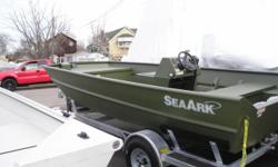 2014 sea ark aluminum boat with f70hp Yamaha & galvanized trailer,center console with livewell.model 1872MV