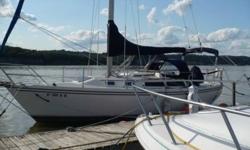 ? 30' 1987 Catalina Tall Rig Cruiser: excellent condition; many extras. Located in New Hamburg, NY.
? Freshwater docking / mooring; very low salt-water usage.
? Bow pulpit; stern pulpit; teak swim ladder; teak external handrails.
? Fiberglass bottom has