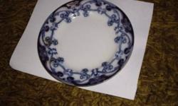 6? SAUCER
THIS IS A PIECE OF HISTORY ON THE BACK IT READS WITHIN THE COAT OF ARMS
(2 ?IRIS? ROYAL POTTERY STAFFORDSHIRE BURSLEM ENGLAND F C)
SIZE: 6? SAUCER
SHIPPING WEIGHT: 2 LBS
THERE APPEARS TO BE A GOLD LEAF AROUND THE PLATE
.
THIS ITEM HAS TO BE AT