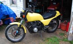 I CALL THIS THE "BALLISTIC BANANA"..HERES A 1983 KAWASAKI GPz550..ALL 4 CARBS HAVE BEEN RE-JETTED..IT HAS 4 SEPARATE AIR CLEANERS,YOSHIMURA 4 into 1 EXHAUST..RUNS LIKE A RAPED APE! (sorry peta)..THIS IS THE ORIGINAL PRE-NINJA CROTCH ROCKET !,6