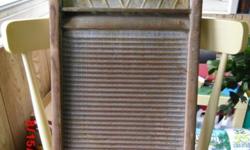 This is a lot of 9 different OLD WASH BOARDS, Some are all wood, some are Glass others are medal. Please look at the pictures as they are the washboards you are getting.