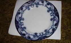ANTIQUE BUBBLED GLASS DINNER PLATE
CONDITION: VERY GOOD
SIZE 2 /4? X 7/8?
SHIPPING WEIGHT: 7 LBS