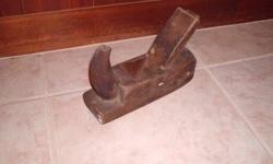 ANTIQUE CARPENTERS PLANE 100 YEARS OLD +
ALL WOOD CARVED WITH BLADE
BLADE IS CORRODED
FOR IT?S AGE BODY IS IN VERY GOOD CONDITION HAS NO MARKINGS
SIZE: 10 Â¼? X 2? X5 Â¼?
SHIPPING WEIGHT: 4LB.