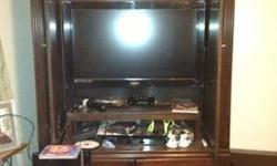 Entertainment unit in very good condition. Currently holding a flat screen tv & has storage for dvd player, cable box, dvds etc. Must have the means to take it out of the home and carry away (bring a friend). Thank you for looking!!
This ad was posted