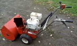 HERES AN OLDER(1976?)ARIENS 6hp-24"CUT SNOWBLOWER..BUILT LIKE A TANK,RUNS LIKE NEW!THIS HAS BEEN METICULOUSLY MAINTAINED WITH THE GAS DRAINED EVERY SPRING AND OIL CHANGED SAME..THIS COMES WITH ELECTRIC & PULL START, DRIFT CUTTERS,CHAINS,AN EXTRA"FOOT",AN
