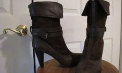 Authentic DEREK LAM Brown Leather Suede Heels Boots 39 - US 8.5- UK 6
Very Good Condition! Soles are perfect! A few scuffs on upper and heels need new rubber and minor repair (see pictures 11 and 12).
Can be worn folded or not (see pictures). Leather