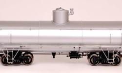FREE USA SHIPPING!
For sale is one (1) brand new in the box UNDECORATED FRAMELESS TANK CAR (1:20.3)
You will receive:
* 1 - Spectrum - Undecorated Narrow Guage Frameless Tank Car (1:20.3); Bachmann item #88498 (silver)
- Originally offered in Spectrum