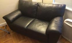 Three seat black genuine leather sofabed -- opens to queensize bed.
Fairly good condition -- sofabed mechanism like new.
Height 30" x Depth 39" x Length 83"
Cash only. You pick up.
Thank you.