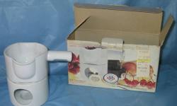 Please provide your telephone number in your response, appointments made by phone only. Sold Items are deleted promptly, no need to ask if they are still available. Thanks
Mini Casserole WARMING STAND 7 1/2 oz size. Beautiful white Cordon Bleu BIA Chinese