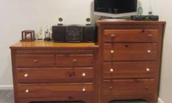 Moving Sale! Won't Last! Monroe, N.Y.
4 piece set solid wood bedroom set
can be used for boy's room or adult' room by changing knobs
Great Condition
A must see!
$400 or best offer!