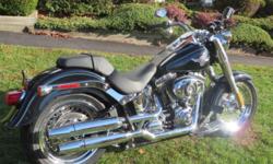 THIS IS A BRAND NEW, UNREGISTERED 2013 FATBOY LEFTOVER.
THE ORIGINAL PRICE TAG, INCLUDING FREIGHT AND ASSEMBLY WAS $18,149.00
BUY IT NOW FOR $15,900.00 !!
The 2013 Harley-DavidsonÂ® SoftailÂ® Fat BoyÂ® FLSTF model is one of the quintessential cruiser