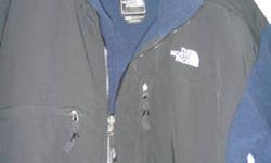 Brand New Northface Men's Size XL Denali fleece Men's Jacket. Color Deep Water Blue and Black. Call 347-581-2816