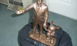 DISNEY PARTNERS IN EXCELLENCE AWARD BRONZE STATUE ON
A MABLE BASE.
INCREDIBLE PIECE TO ADD TO YOUR COLLECTION.
