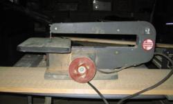 SCROLL SAW WITH DISC SANDER MODEL 57
DREMEL DELUXE STAND ON MOUN T BOARD MODEL 21
IN VERY GOOD CONDITION CALL 845-225-4349
great saw to for kids to learn on