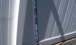 Cross Roads Jr Easton Hockey Stick in excellent condition
Stored in a smoke free home
Feel free to email me with any questions.
Thank you.